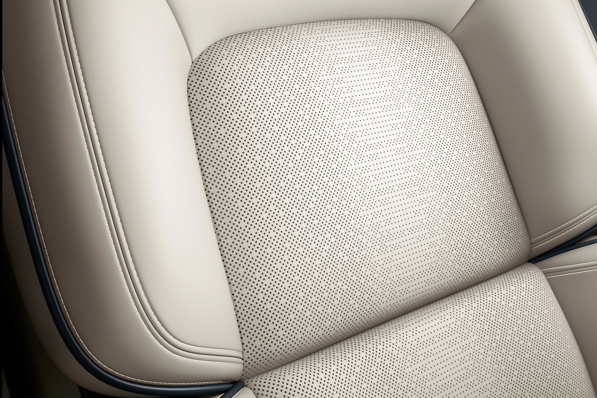 Rich materials of a 2026 Lincoln Black Label Aviator® SUV with the moonbeam interior theme